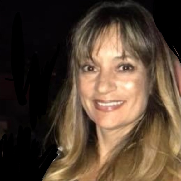 Meet your Posher, Jessica - Picture 1 of 1